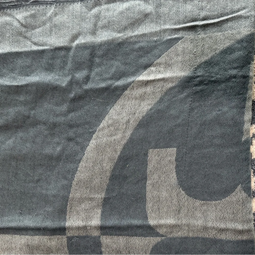 Tory Burch scarf - Picture 3 of 5